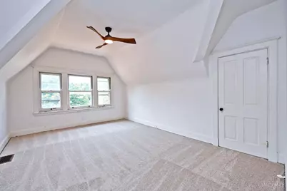236 Loraine Avenue #3, Cincinnati, OH 45220 - Photo 8