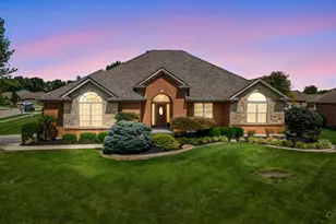 382 Sunset Dr, Carlisle, OH 45005 - Photo 2