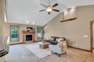 382 Sunset Dr, Carlisle, OH 45005 - Photo 10