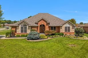 382 Sunset Dr, Carlisle, OH 45005 - Photo 1