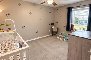 704 W Aberdeen Dr, Trenton, OH 45067 - Photo 14
