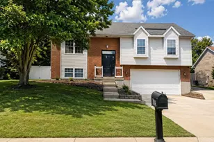 704 W Aberdeen Dr, Trenton, OH 45067 - Photo 1