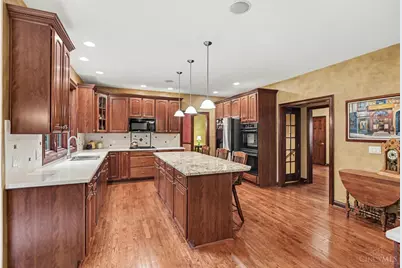 1247 Ridgewood Drive, Miami Township, OH 45140 - Photo 8