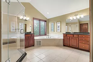 1247 Ridgewood Dr, Miami Township, OH 45140 - Photo 16