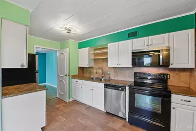 880 Rue De La Paix #A5, Cincinnati, OH 45220 - Photo 16