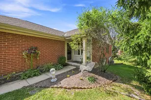 8077 Savannah Ct, Colerain Township, OH 45247 - Photo 2