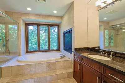 4805 Drake Road, Cincinnati, OH 45243 - Photo 36
