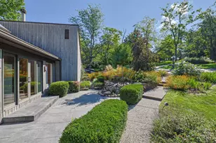 4805 Drake Rd, Cincinnati, OH 45243 - Photo 4