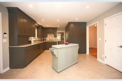 1345 Oak Knoll Drive, Cincinnati, OH 45224 - Photo 32