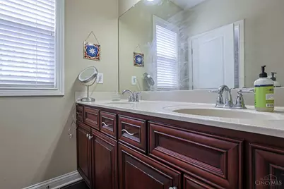 211 E Rochelle Street, Cincinnati, OH 45219 - Photo 22