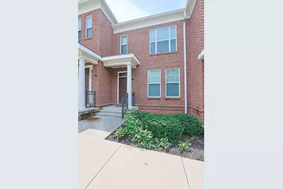 211 E Rochelle Street, Cincinnati, OH 45219 - Photo 2