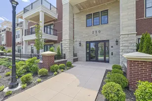 230 Vintage Club Dr, Montgomery, OH 45249 - Photo 2
