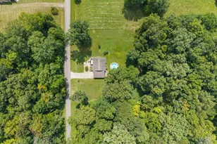 771 Halle Dr, Perry Township, OH 45118 - Photo 2