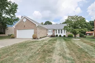 1902 Sandcliff Dr, Anderson Township, OH 45255 - Photo 1