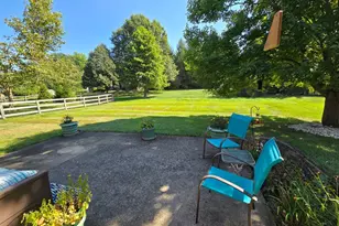 1902 Sandcliff Dr, Anderson Township, OH 45255 - Photo 2