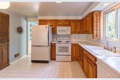 1585 Silverglade Court, Springfield Township, OH 45240 - Photo 16