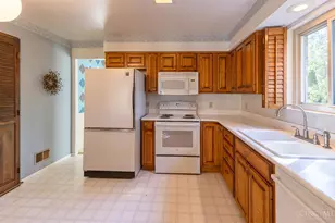 1585 Silverglade Ct, Springfield Township, OH 45240 - Photo 16