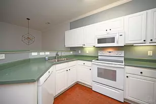 5425 Michelles Oak Ct, Green Township, OH 45248 - Photo 8