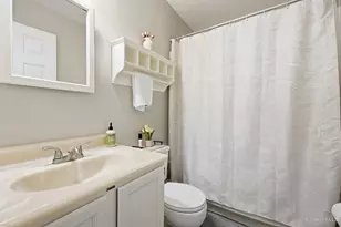 10091 Broken Woods Dr, Miami Township, OH 45342 - Photo 16