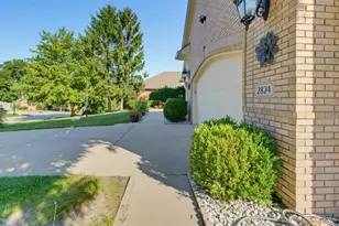 2824 Legend Falls Ct, Beavercreek Twp, OH 45431 - Photo 6