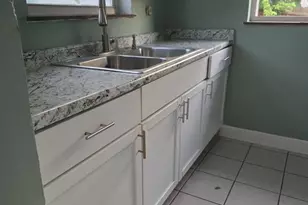 1223 Mckeone Ave, Cincinnati, OH 45205 - Photo 2