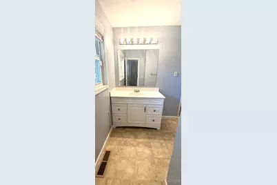 864 N Hill Lane, Springfield Township, OH 45224 - Photo 16