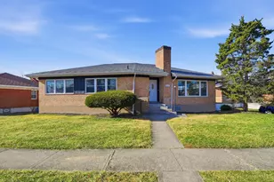 6101 Capri Dr, Cincinnati, OH 45224 - Photo 2