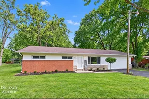 848 Hawthorne Dr, Union Township, OH 45245 - Photo 1