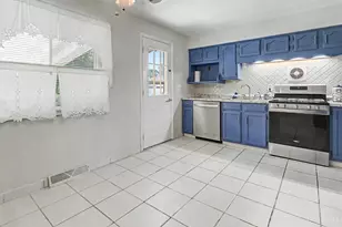 5345 Plumridge Dr, Delhi Township, OH 45238 - Photo 8
