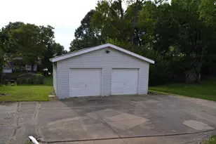 3935 Carrie Ave, Cheviot, OH 45211 - Photo 6