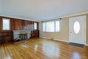1190 Thurnridge Dr, Reading, OH 45215 - Photo 6