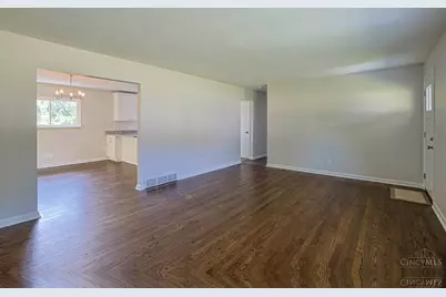 2079 Arrowood Place, Springfield Township, OH 45231 - Photo 8