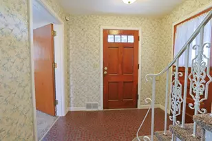 5631 Colerain Ave, Cincinnati, OH 45239 - Photo 6