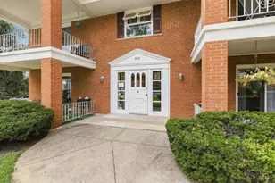 6063 Woodford Ct, Cincinnati, OH 45213 - Photo 2