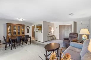 7233 Creekview Dr, Colerain Township, OH 45247 - Photo 10