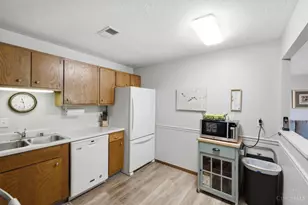 7233 Creekview Dr, Colerain Township, OH 45247 - Photo 20