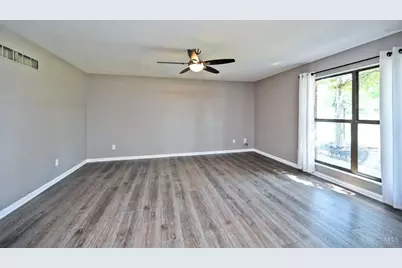 10205 Hightower Court, Montgomery, OH 45249 - Photo 6