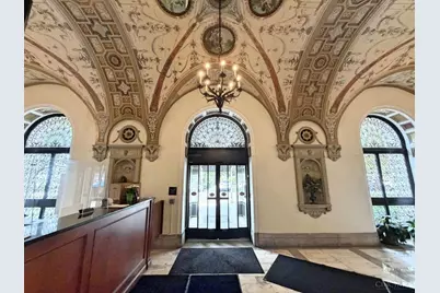 3900 Rose Hill Avenue #905A, Cincinnati, OH 45229 - Photo 2