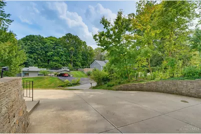 699 Eversole Road, Anderson Township, OH 45230 - Photo 6