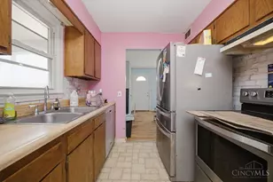 588 Valleyview Dr, Hamilton, OH 45013 - Photo 10
