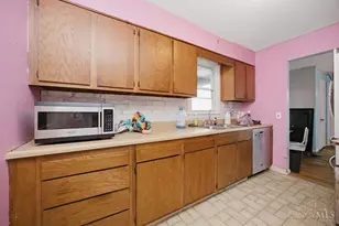 588 Valleyview Dr, Hamilton, OH 45013 - Photo 8