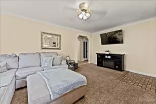 6941 Dianna Dr, Cincinnati, OH 45239 - Photo 4