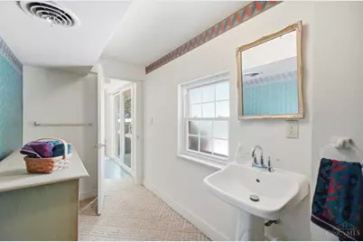 526 Chisholm Trail, Wyoming, OH 45215 - Photo 28