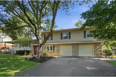 526 Chisholm Trail, Wyoming, OH 45215 - Photo 2