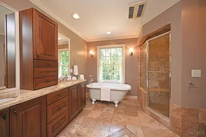 359 Woodknoll Terrace, Cincinnati, OH 45215 - Photo 24