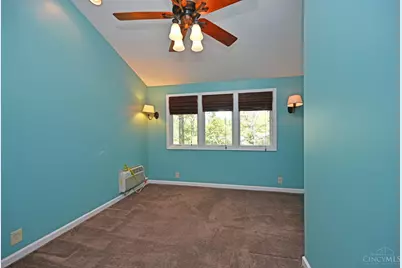 359 Woodknoll Terrace, Cincinnati, OH 45215 - Photo 18