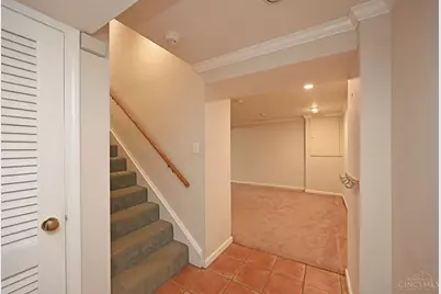 359 Woodknoll Terrace, Cincinnati, OH 45215 - Photo 36