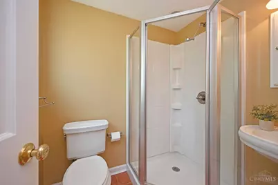 359 Woodknoll Terrace, Cincinnati, OH 45215 - Photo 20