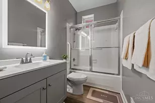 991 Paradrome St, Cincinnati, OH 45202 - Photo 22