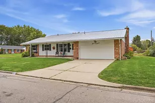 707 Williams Dr, Wilmington, OH 45177 - Photo 2